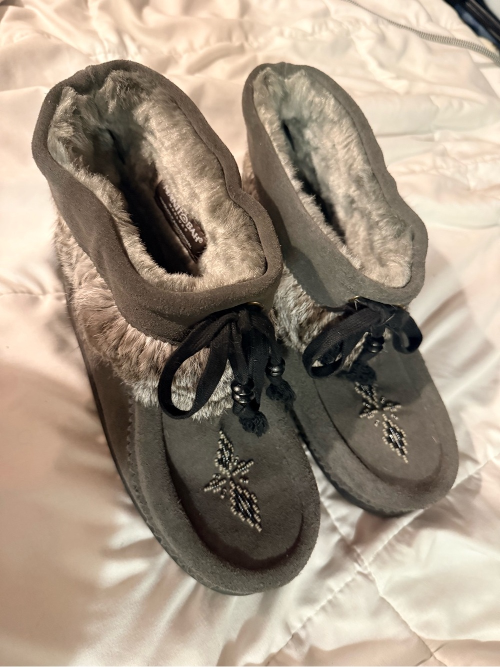 Manitobah mukluks Gray Suede Faux-Fur Lined Ankle Moccasins with Bead Detail